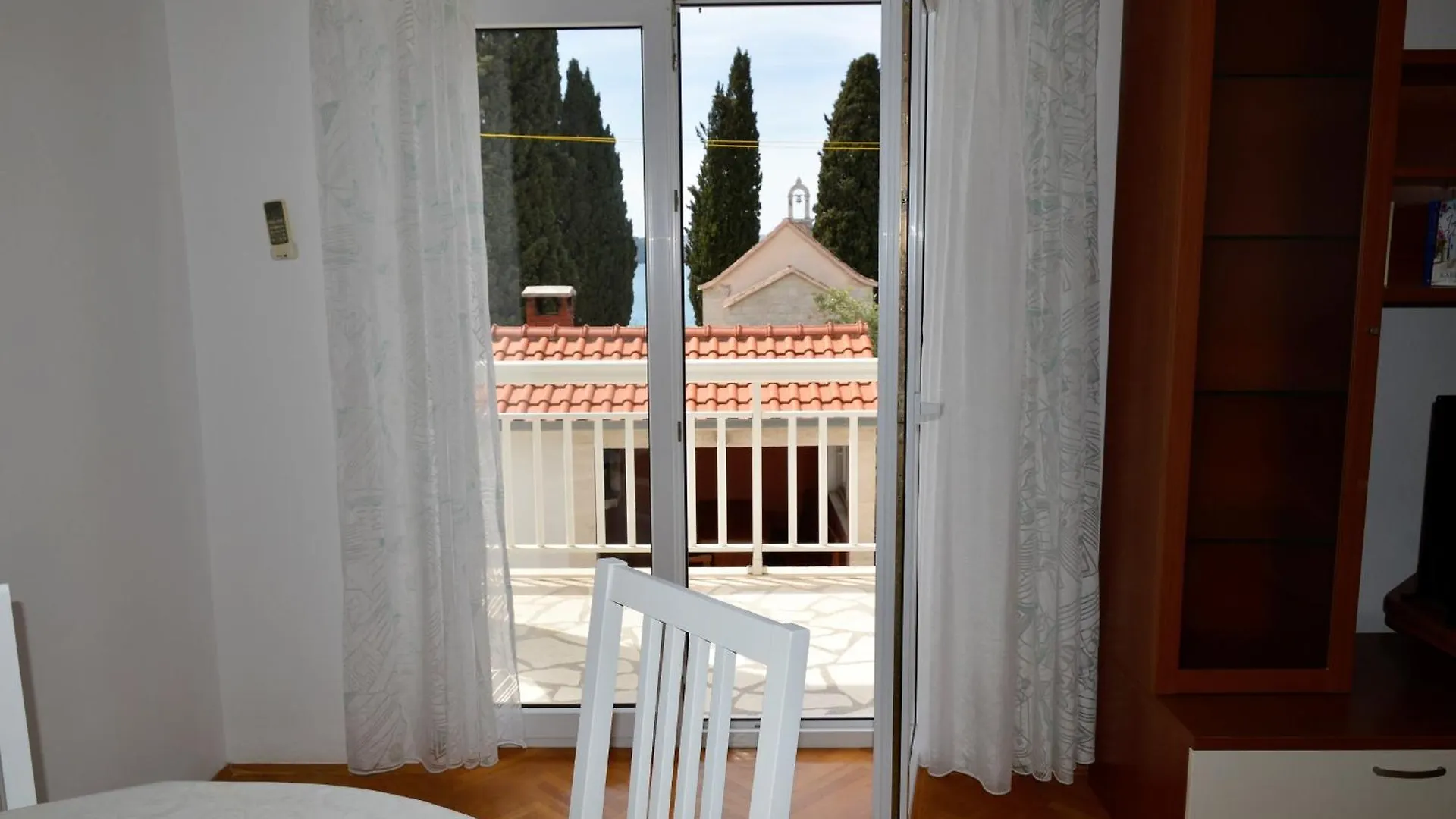 Grosse Wohnung Mit Meerblick, Wenige Schritte Vom Strand Entfernt Trogir