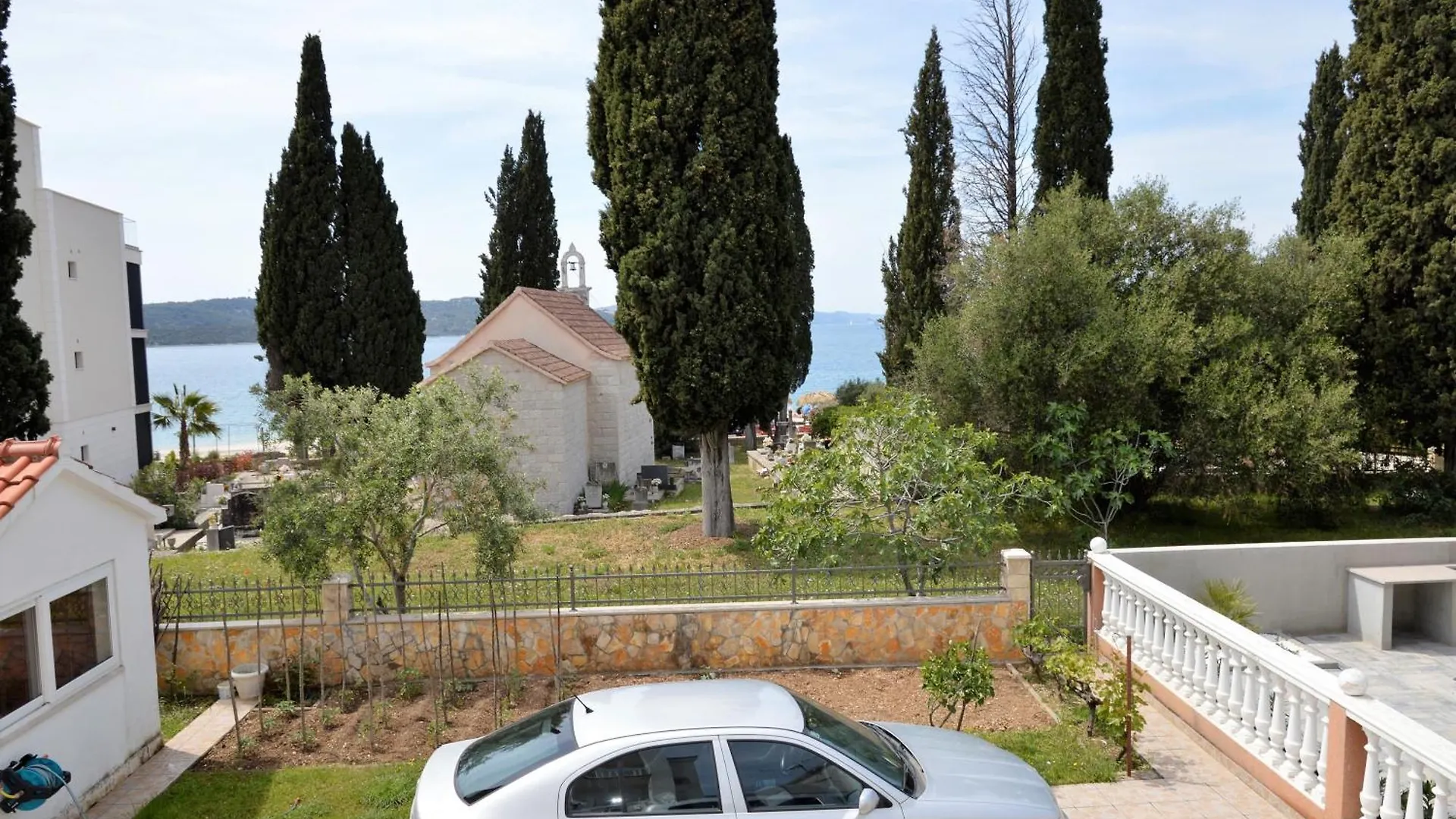 Grosse Wohnung Mit Meerblick, Wenige Schritte Vom Strand Entfernt Trogir