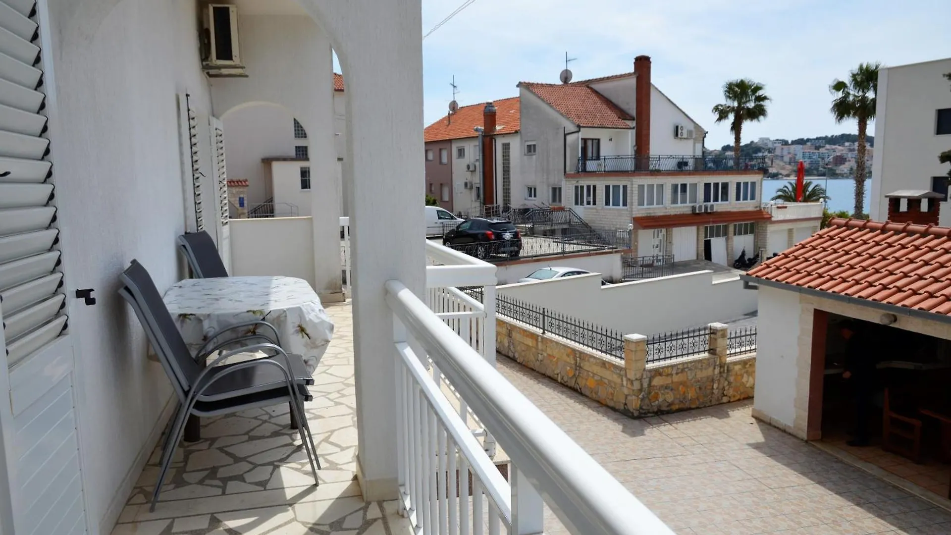 Grosse Wohnung Mit Meerblick, Wenige Schritte Vom Strand Entfernt Trogir