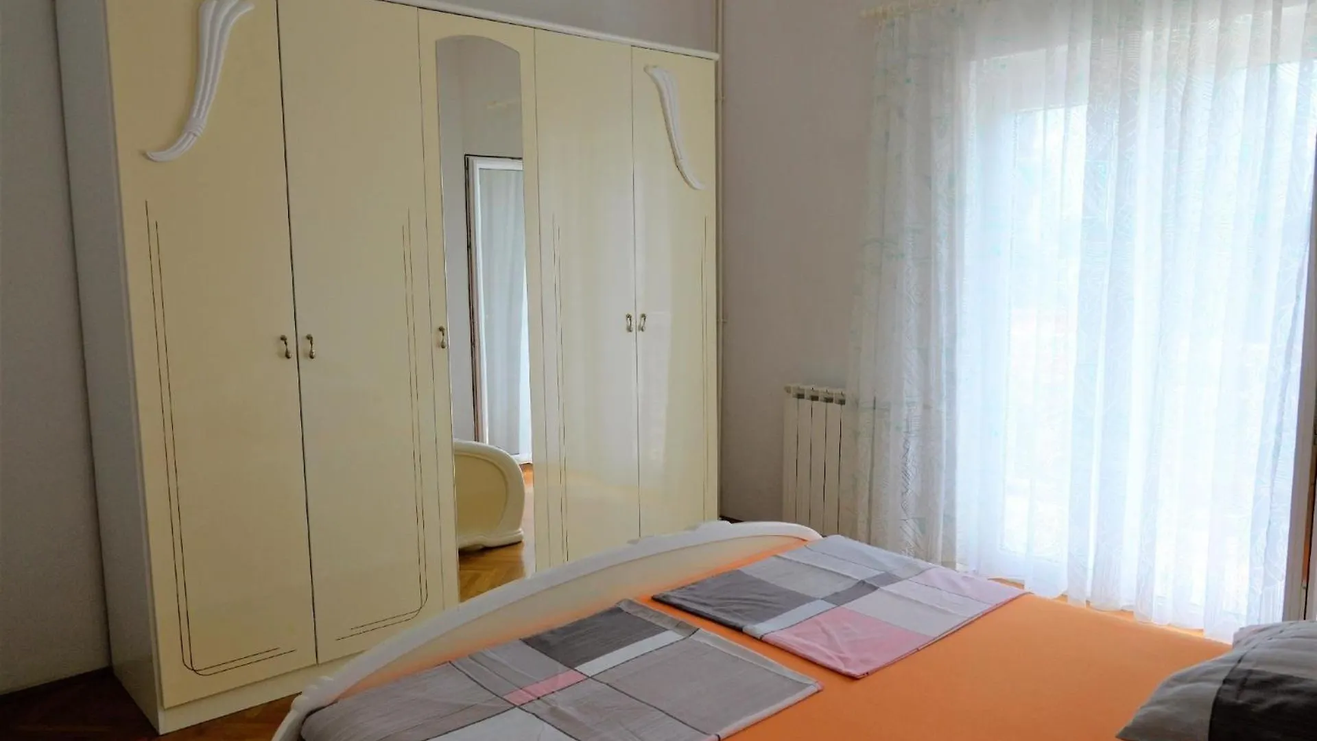 Grosse Wohnung Mit Meerblick, Wenige Schritte Vom Strand Entfernt Trogir 0*,  Croatia