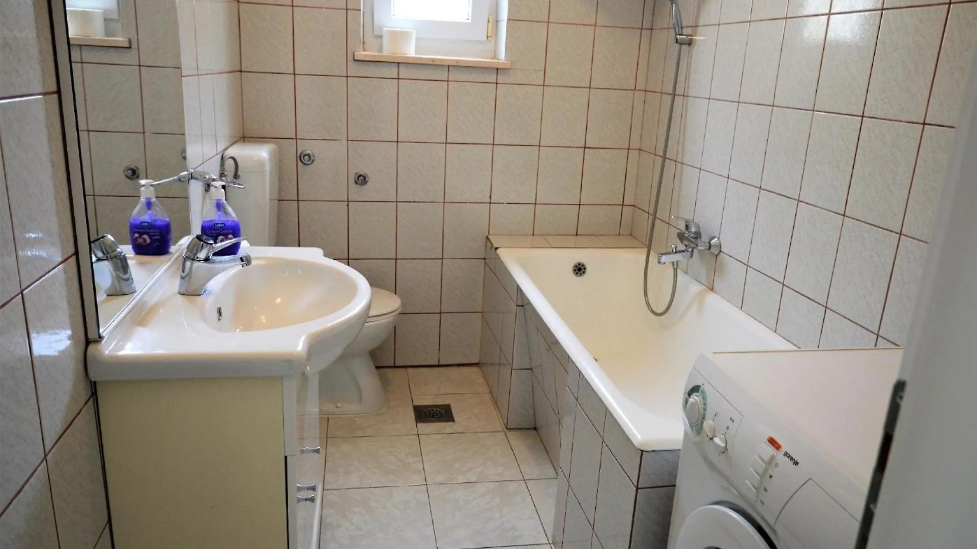 Grosse Wohnung Mit Meerblick, Wenige Schritte Vom Strand Entfernt Trogir