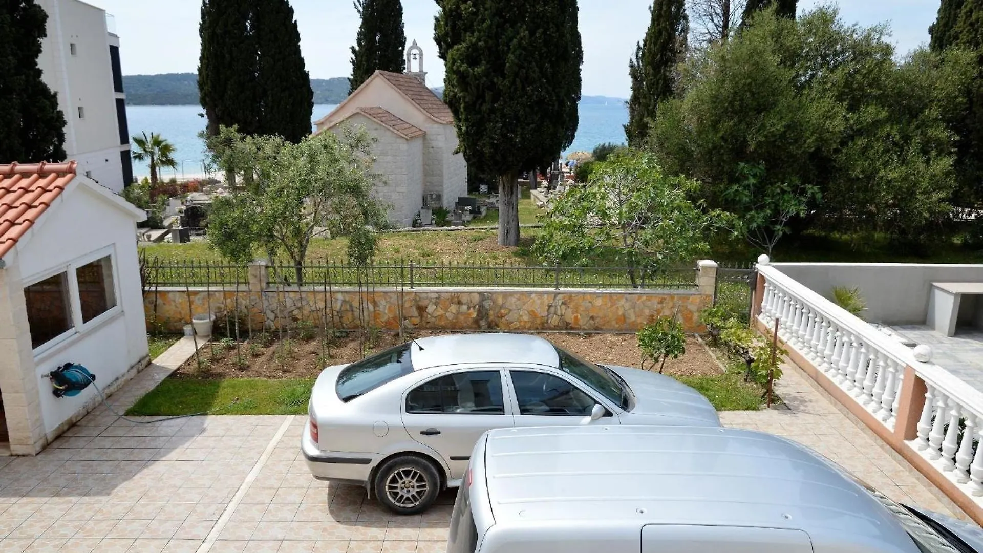 Grosse Wohnung Mit Meerblick, Wenige Schritte Vom Strand Entfernt Trogir 0*,  Croatia