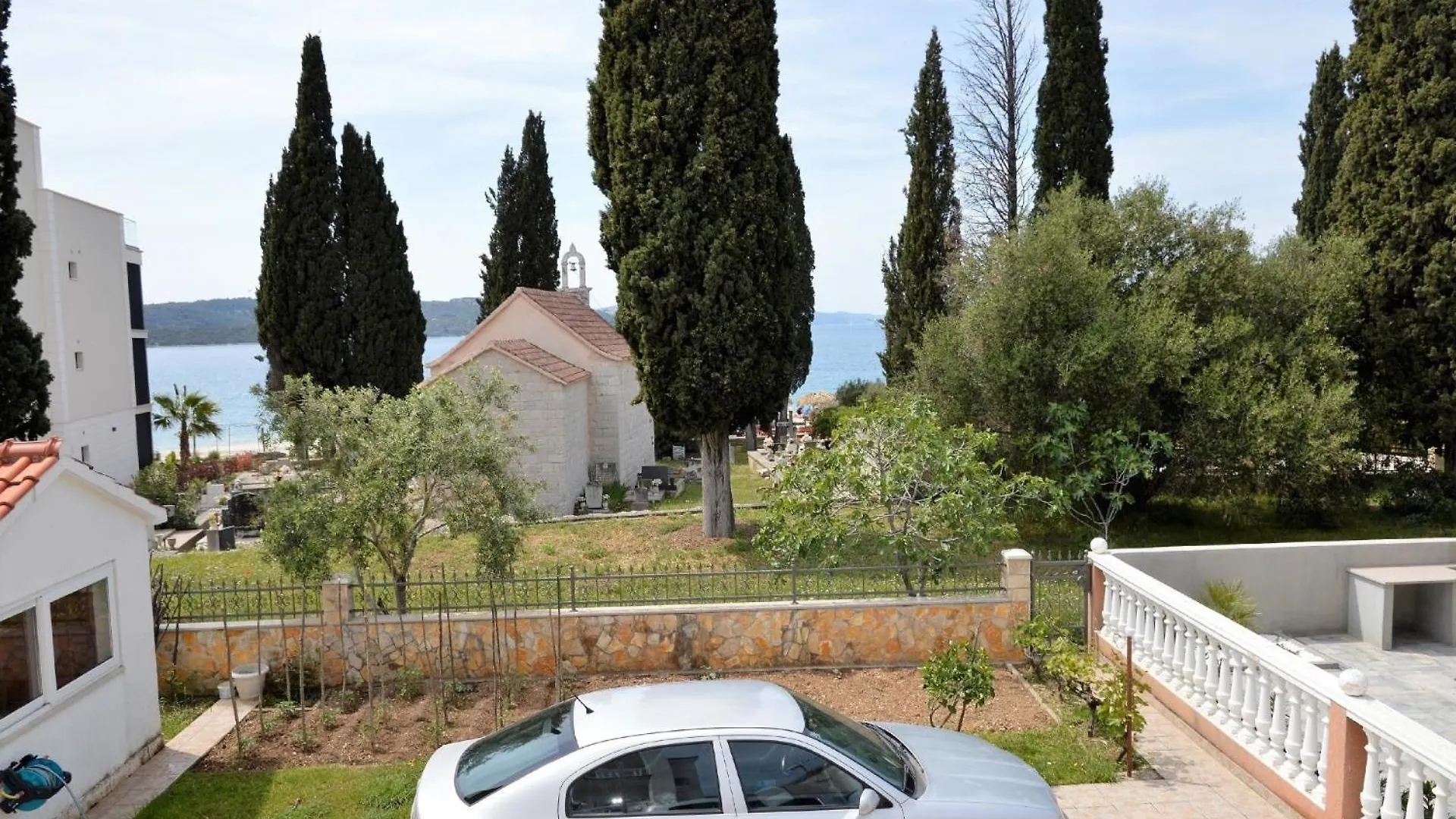Grosse Wohnung Mit Meerblick, Wenige Schritte Vom Strand Entfernt contacts